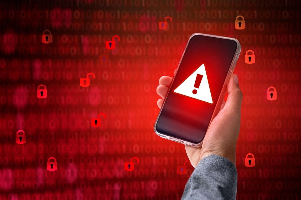 Here’s How To Know If Your Phone Is Hacked: 6 Steps To Surety