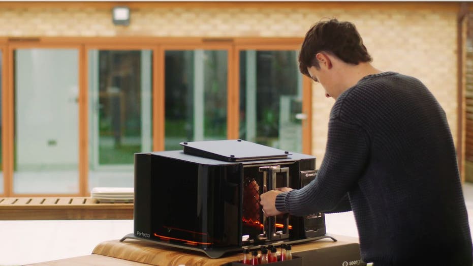 A See Through Grill With Ai Cooks Steak In Only 90 Seconds