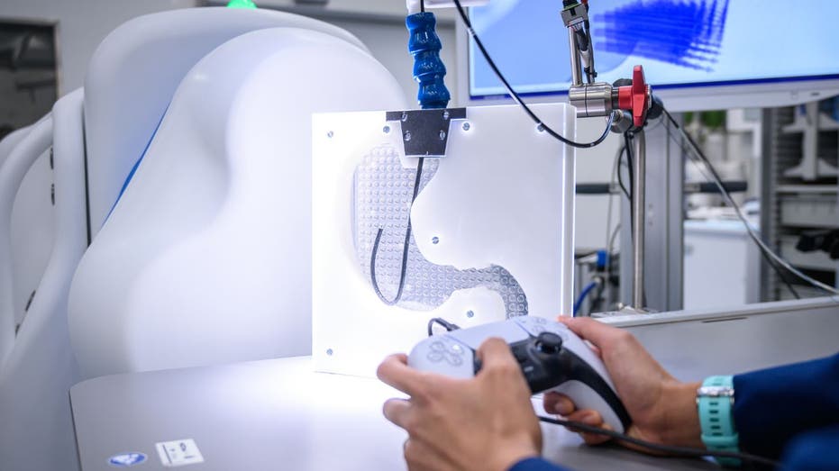 Surgeons Use Playstation Controller For Long Distance Endoscopy